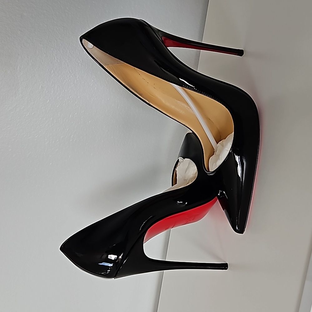 Louboutin 'So Kate' black pumps size 39